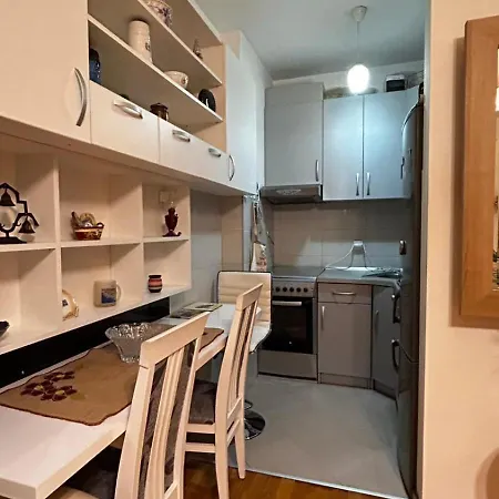 Sunrise Apartment *